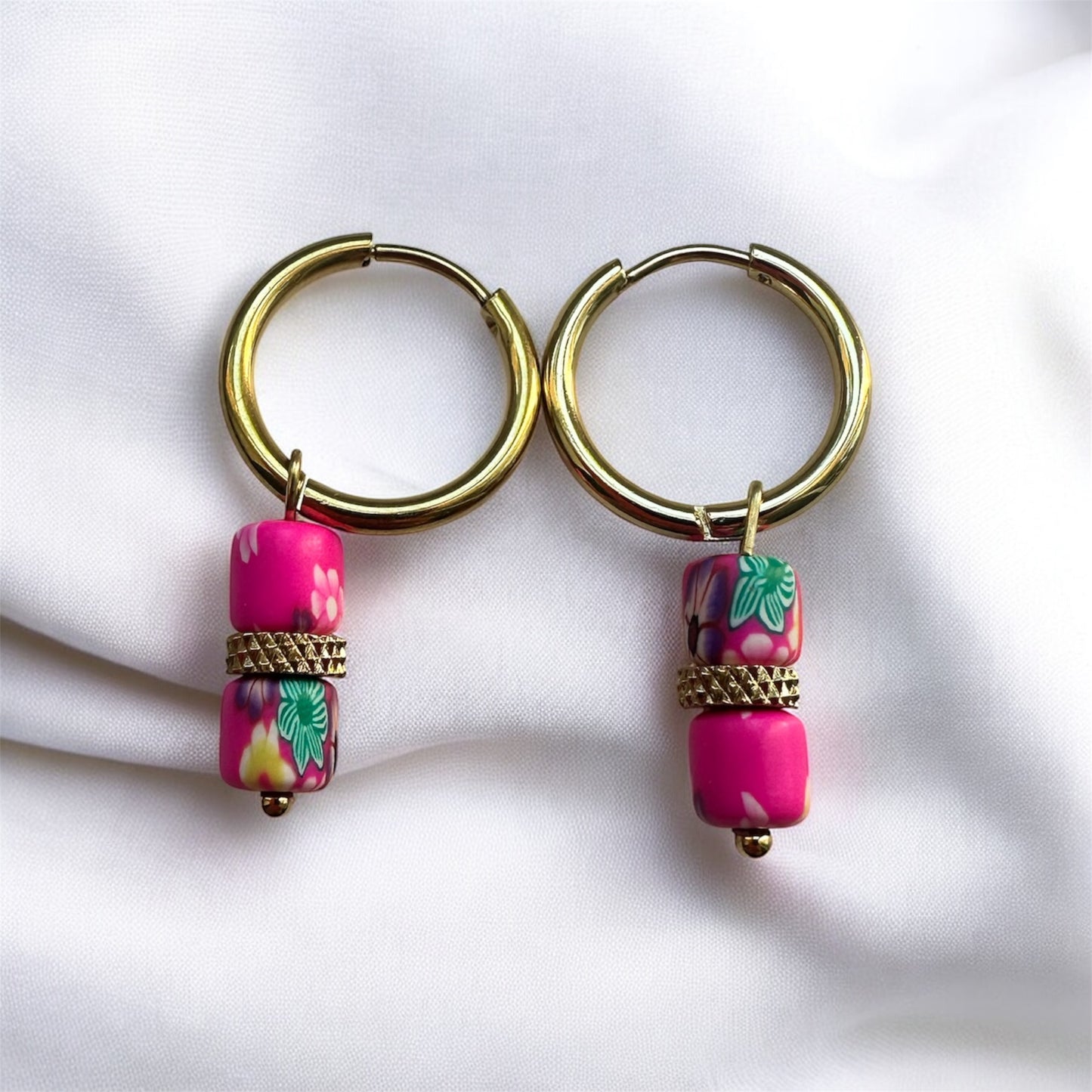 INDIA - Boucles d’oreilles dorées & perles rose